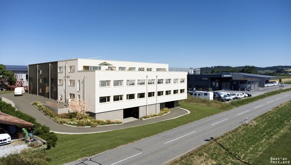 Espace commercial neuf, au 1er étage, aménageable au gré du preneur 1