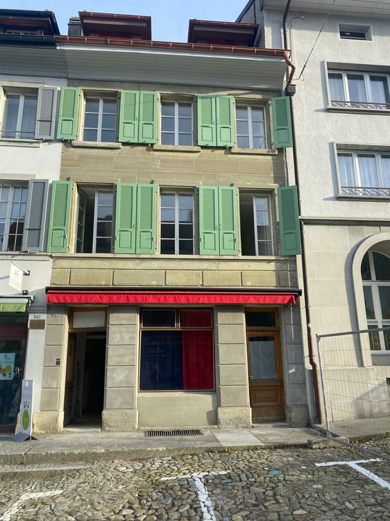Petit local commercial avec vitrine au coeur de Romont 1