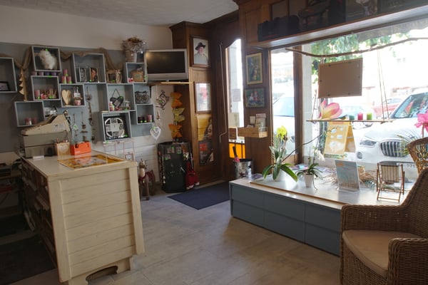 Local commercial avec vitrine dans le centre-ville 2