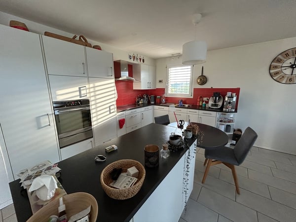 Opportunité rare - Magnifique appartement moderne de 5,5 pces à Romont 3