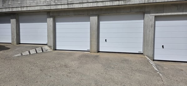 Spacieux 1.5 pièces avec garage et place de parc à Tavannes 9