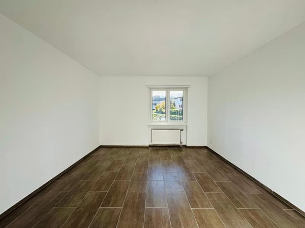 Appartement 1.5 pièces rénové avec balcon à Tavannes 4