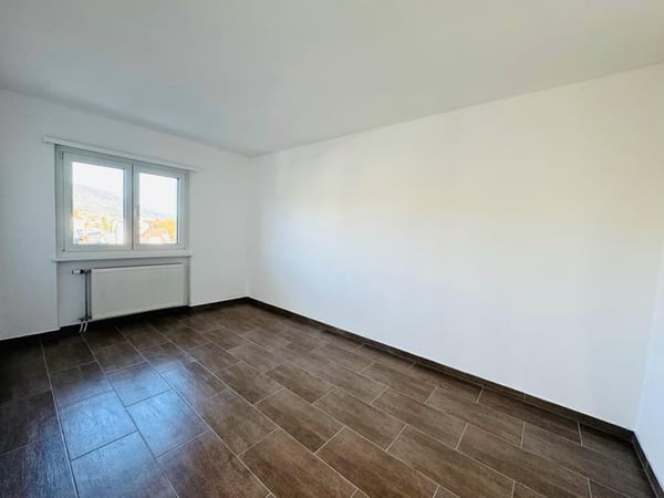 Appartement 1.5 pièces rénové avec balcon à Tavannes 3