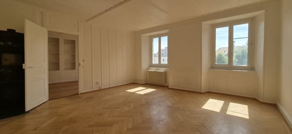 Bel Appartement de 3 Pièces à La Chaux-De-Fonds 2