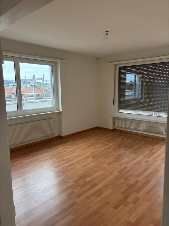 Magnifique appartement en attique de 5.5 pièces à Bienne 9
