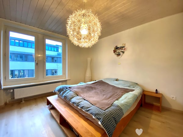 TOP helle 3-Zimmerwohnung mit Balkon ganz Zentral 2