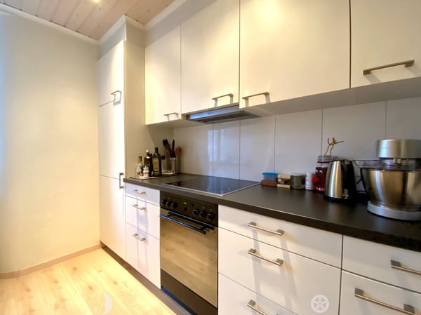 TOP helle 3-Zimmerwohnung mit Balkon ganz Zentral 1