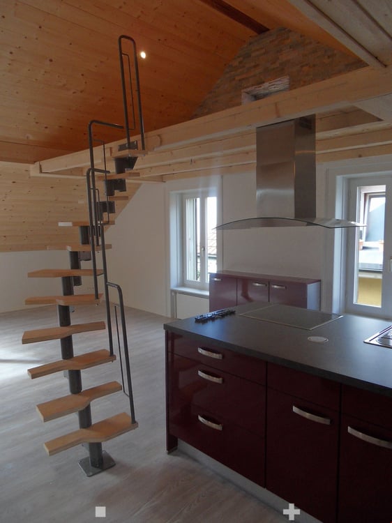 TOP Aussergewöhnliche Dachwohnung mit Galerie ganz Zentral 3