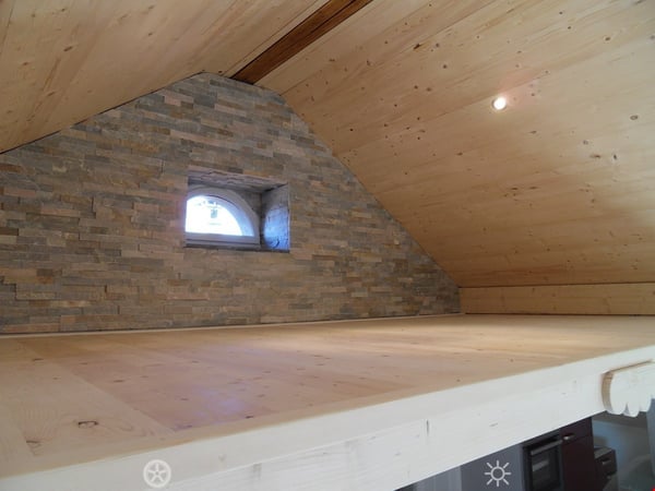 TOP Aussergewöhnliche Dachwohnung mit Galerie ganz Zentral 4