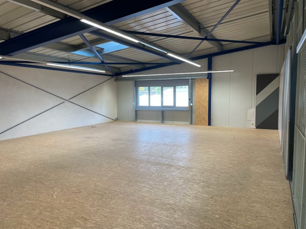 Helle 160 m² Lager-/Gewerbefläche in Siggenthal-Station 2