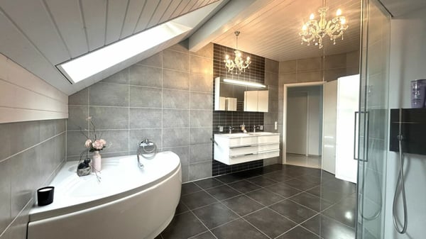 Exklusives Lebensgefühl in Kirchberg - Freiraum, Pool und Raumgefühl 24