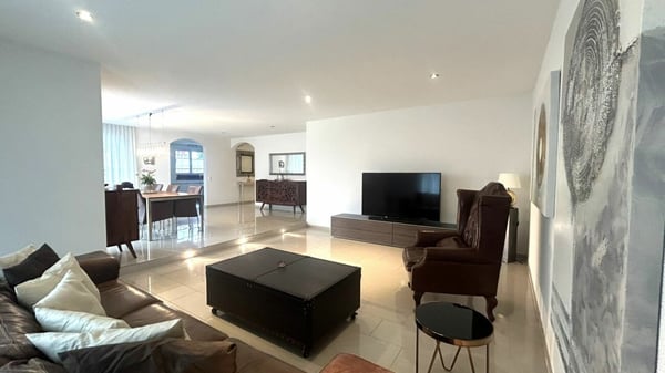 Exklusives Lebensgefühl in Kirchberg - Freiraum, Pool und Raumgefühl 7