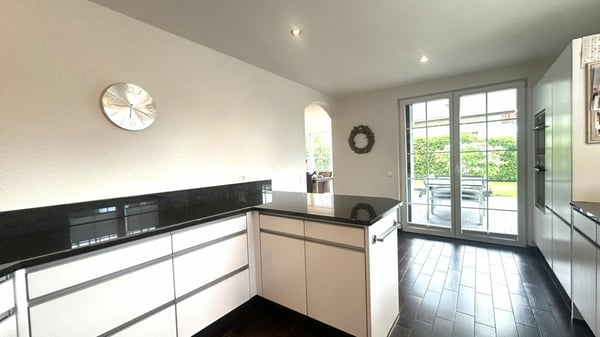 Exklusives Lebensgefühl in Kirchberg - Freiraum, Pool und Raumgefühl 12