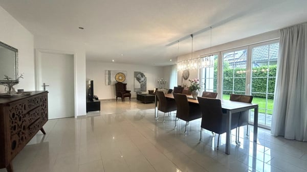 Exklusives Lebensgefühl in Kirchberg - Freiraum, Pool und Raumgefühl 8