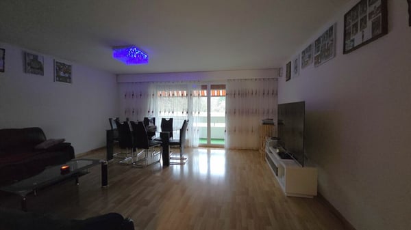 Leben in 7.5 Zimmerwohnung im obersten Geschoss mit Balkon 3