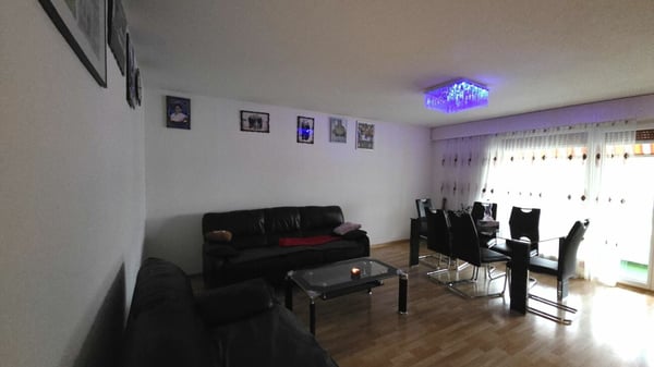 Leben in 7.5 Zimmerwohnung im obersten Geschoss mit Balkon 2