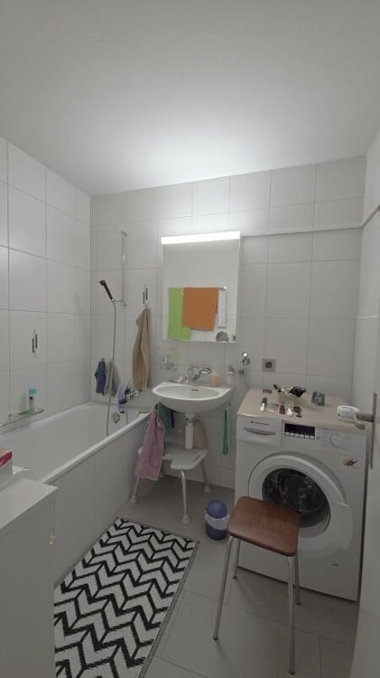 Wohnen in 5.5 Zimmerwohnung im obersten Geschoss mit Balkon 12
