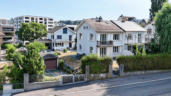 Doppeleinfamilienhaus - Wohnen mit Charme und Lebensqualität 2