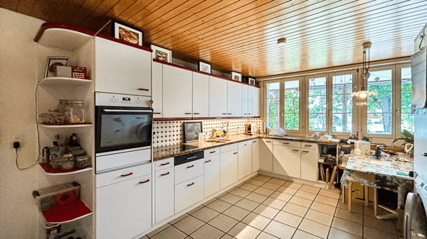 Mehrfamilienhaus mit grosser Baulandreserve 17