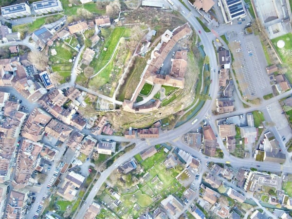 CHARMANTES MEHRFAMILIENHAUS IN BURGDORF 3