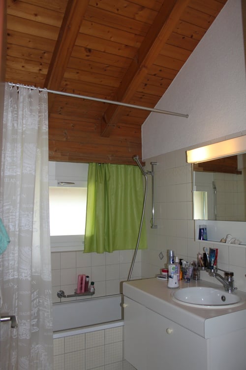 Charmante 2.5-Zimmer-Wohnung mit Bergblick in Spiez 8