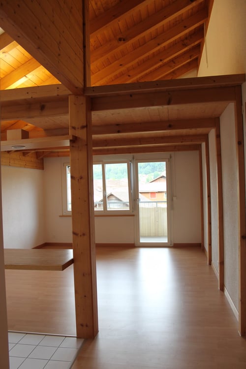 Charmante 2.5-Zimmer-Wohnung mit Bergblick in Spiez 3