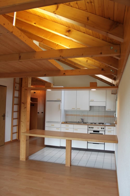 Charmante 2.5-Zimmer-Wohnung mit Bergblick in Spiez 2