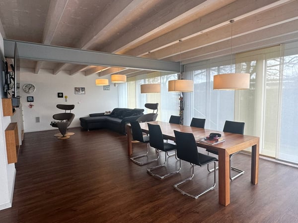 Modernes 1.5-Zimmer-Einfamilienhaus an ruhiger Lage in Huttwilwie 1