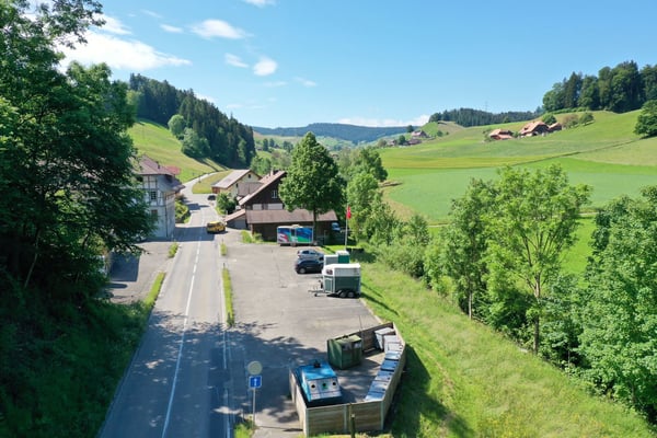 Aussenparkplatz in Schwanden i. E. ... 2