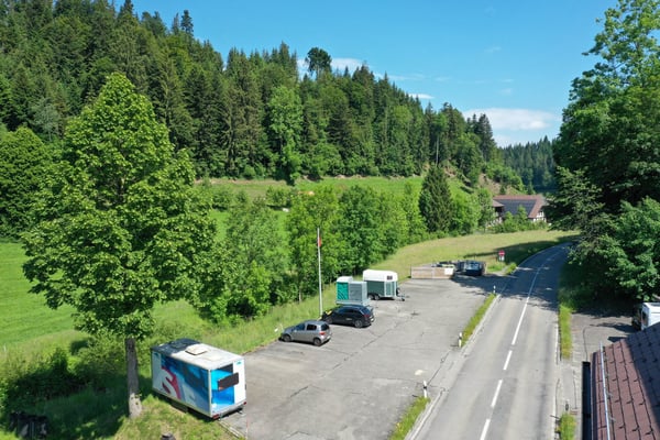 Aussenparkplatz in Schwanden i. E. ... 3