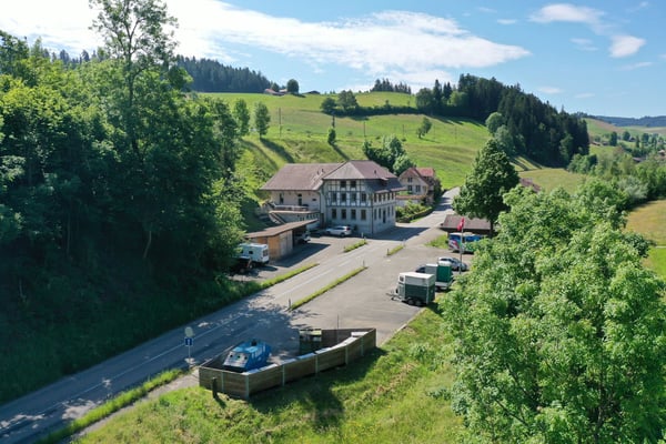 Aussenparkplatz in Schwanden i. E. ... 4