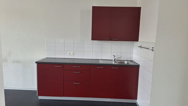 Zentraler Gewerberaum 130m2 / Local commercial central 120m2 6