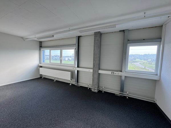Moderne Bürofläche im Industriegebiet Süd in Lyss 2