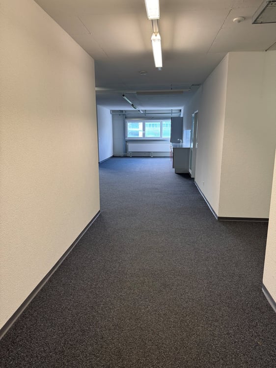 Moderne Bürofläche im Industriegebiet Süd in Lyss 3