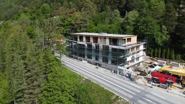 Appartement neuf de 2.5 pièces avec terrasse, en bordure de forêt. 1