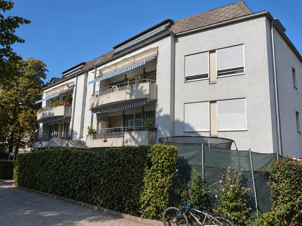 Charmant appartement de 2.5 pièces avec balcon et place de parc intérieure 8