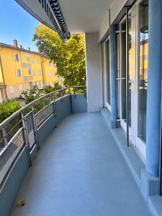 Charmant appartement de 2.5 pièces avec balcon et place de parc intérieure 4