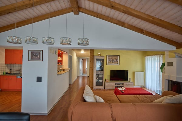 Magnifique appartement en attique de 5.5 pièces à La Heutte 2