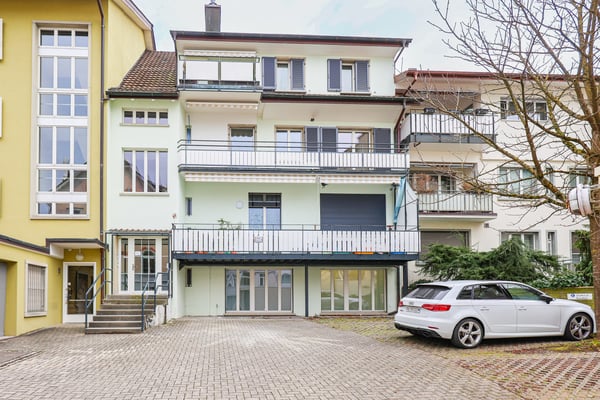 Attraktive, kernsanierte Wohnung inmitten von Wohlen 1
