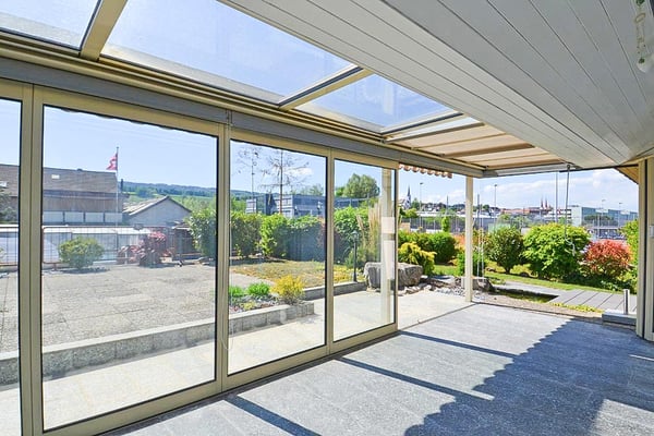 Freistehendes 5.5 Zimmer-Haus mit gepflegter Umgebung und Weitsicht 5