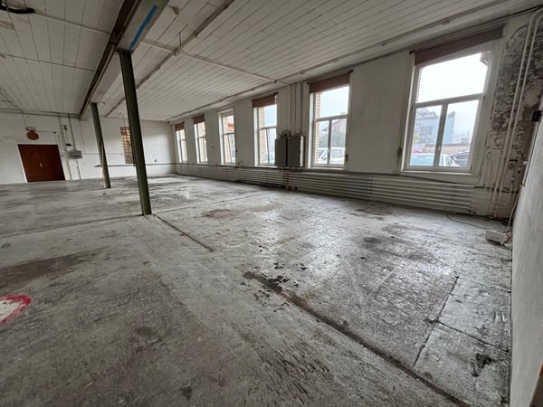 Heller Gewerberaum mit Tageslicht – In Sirnach, direkt beim Eingang 4