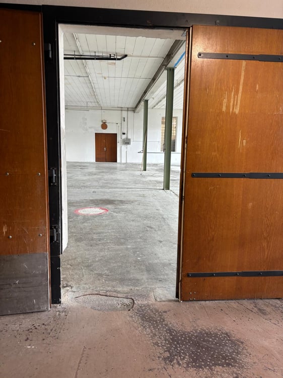 Heller Gewerberaum mit Tageslicht – In Sirnach, direkt beim Eingang 6