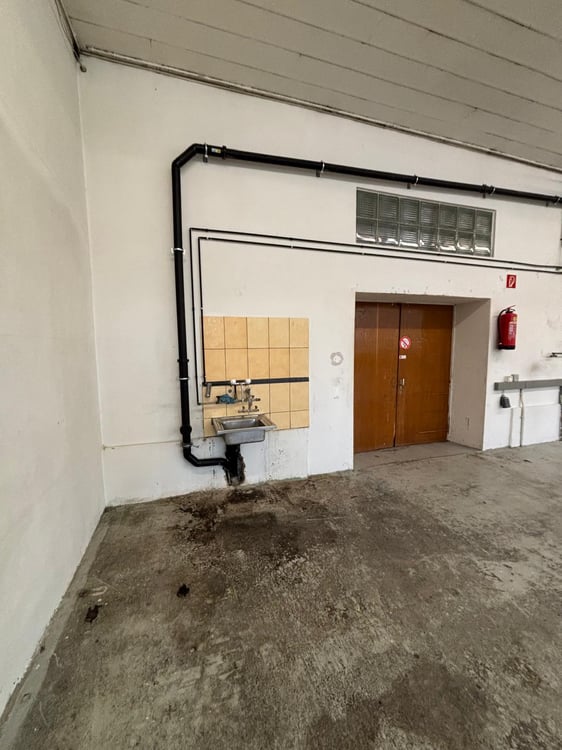 Heller Gewerberaum mit Tageslicht – In Sirnach, direkt beim Eingang 7