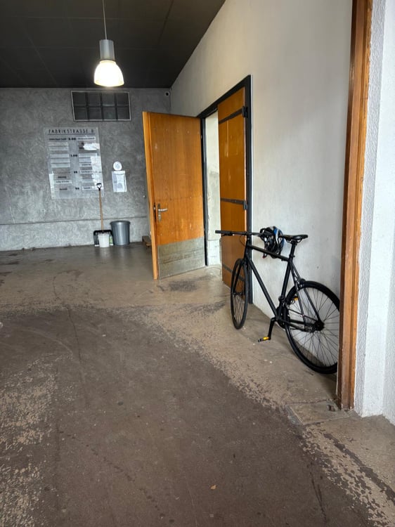 Heller Gewerberaum mit Tageslicht – In Sirnach, direkt beim Eingang 5