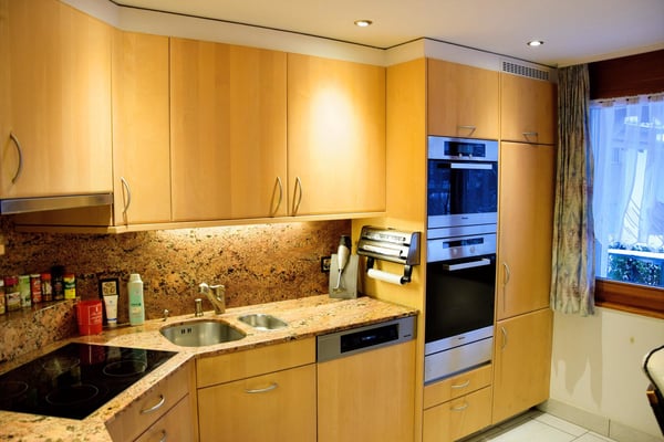 1-Zimmer-Wohnung im 1. OG mit Bastelraum und TG-Platz 15