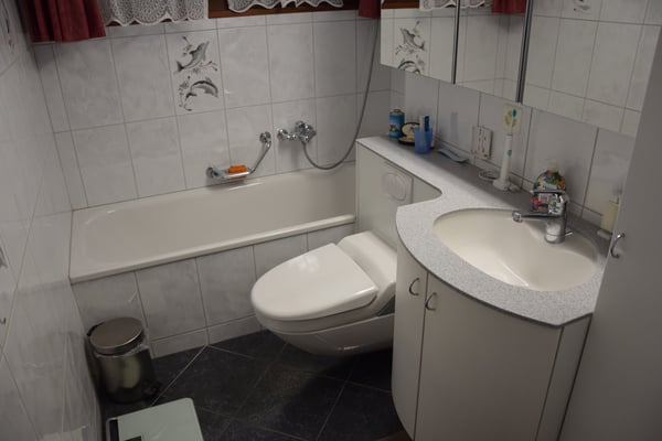 1-Zimmer-Wohnung im 1. OG mit Bastelraum und TG-Platz 12