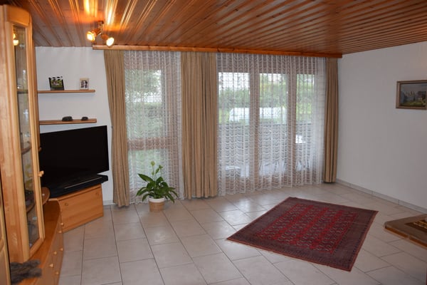 1-Zimmer-Wohnung im 1. OG mit Bastelraum und TG-Platz 8