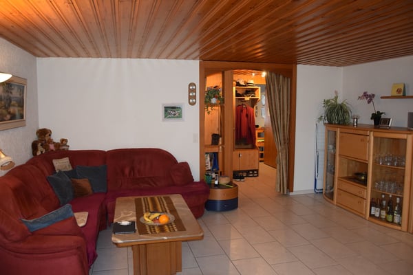 1-Zimmer-Wohnung im 1. OG mit Bastelraum und TG-Platz 9