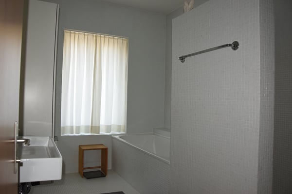 Minergie-Einfamilienhaus mit Solaranlage an naturnaher Lage 12