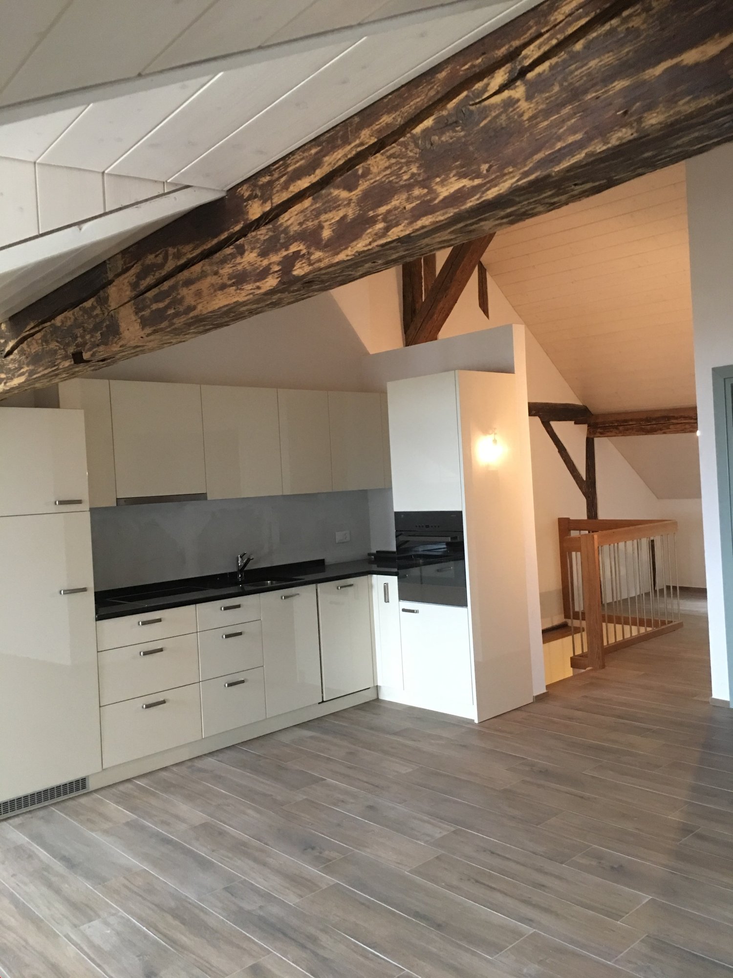 Bild 3.5 Zimmerwohnung mit schöner Seesicht an ausgezeichneter Lage